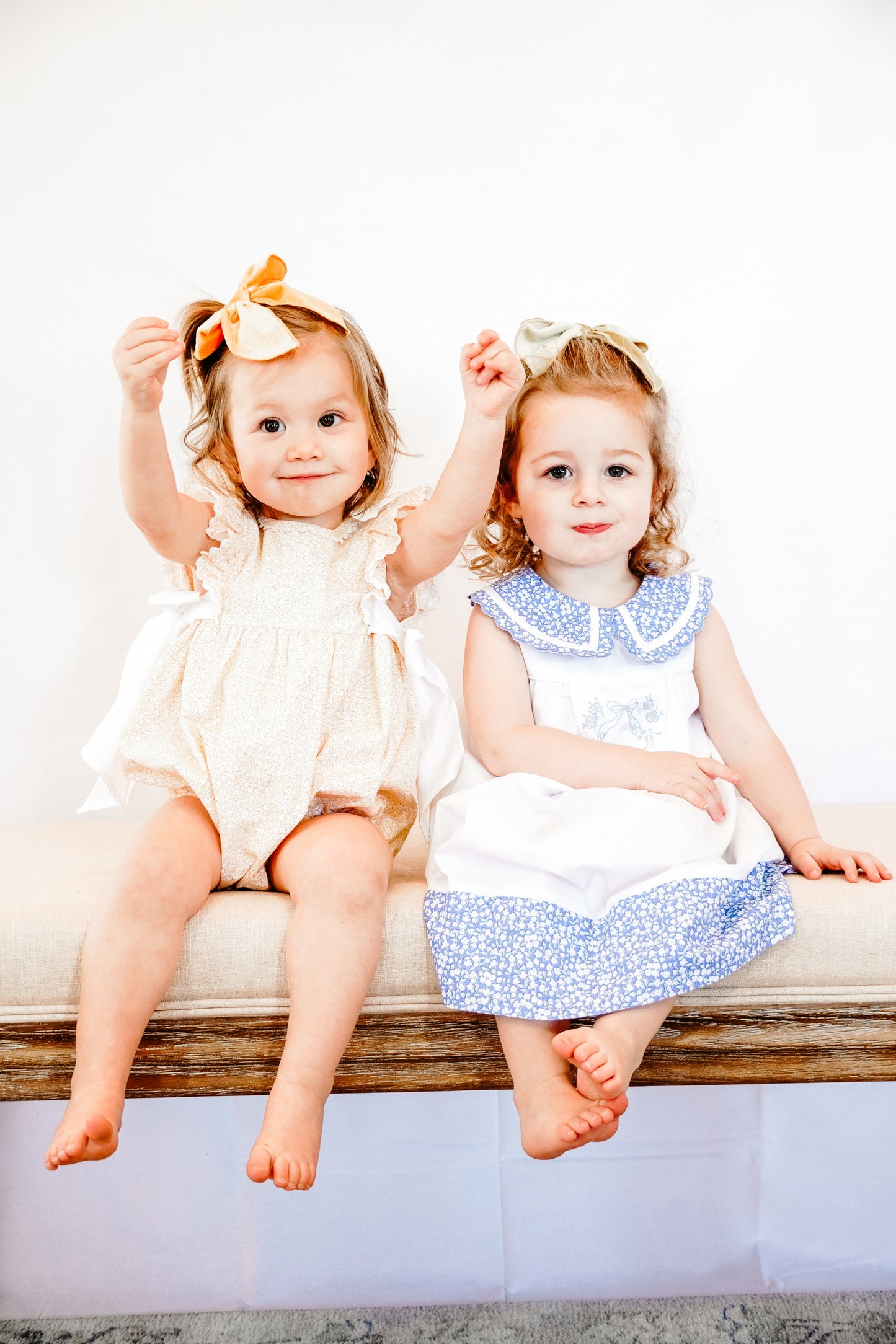 New Classic’s Yellow Bubble with Bows - Sophie & Lucas