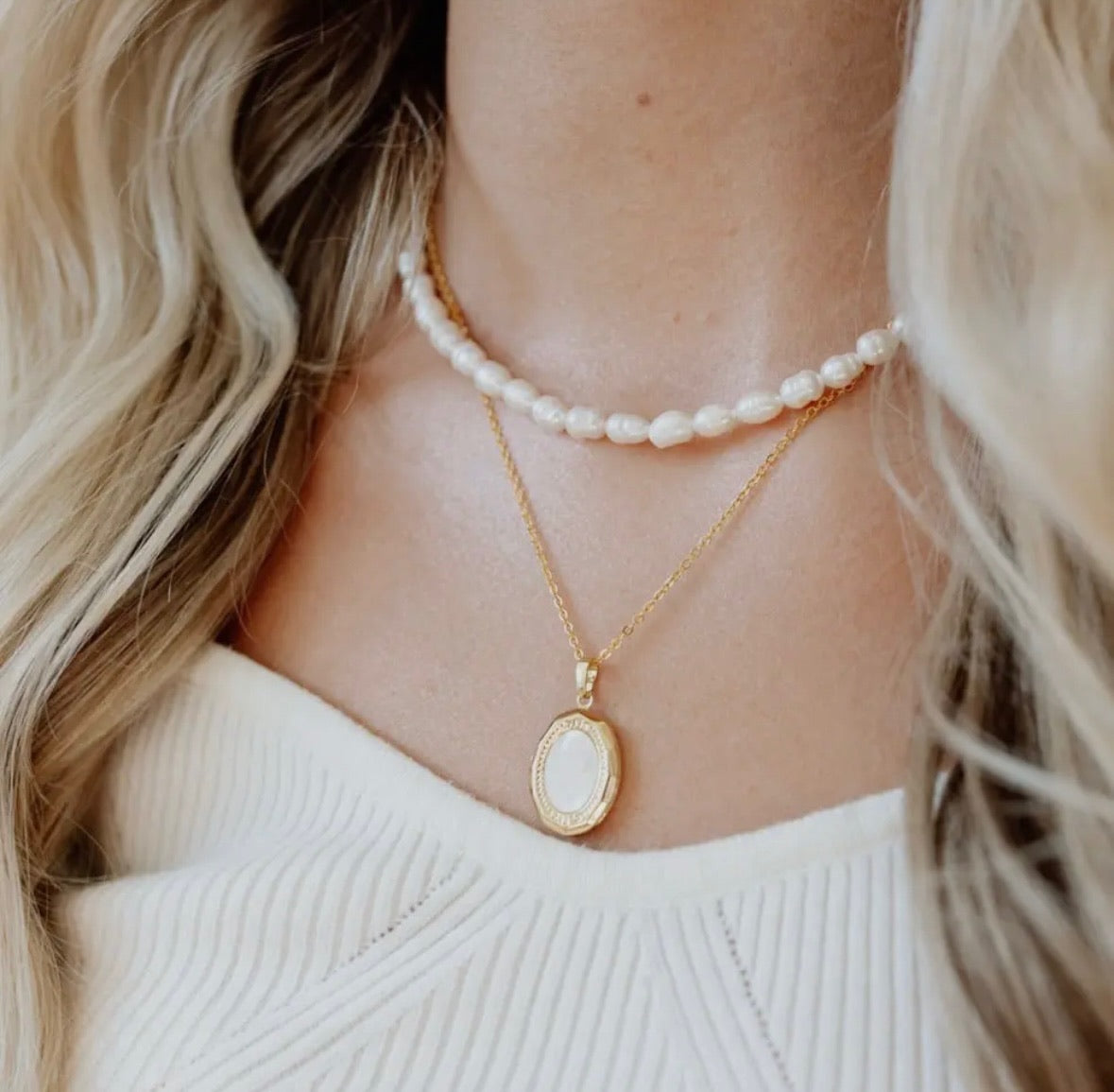 Isabelle Locket Necklace: Gold, 17.5"