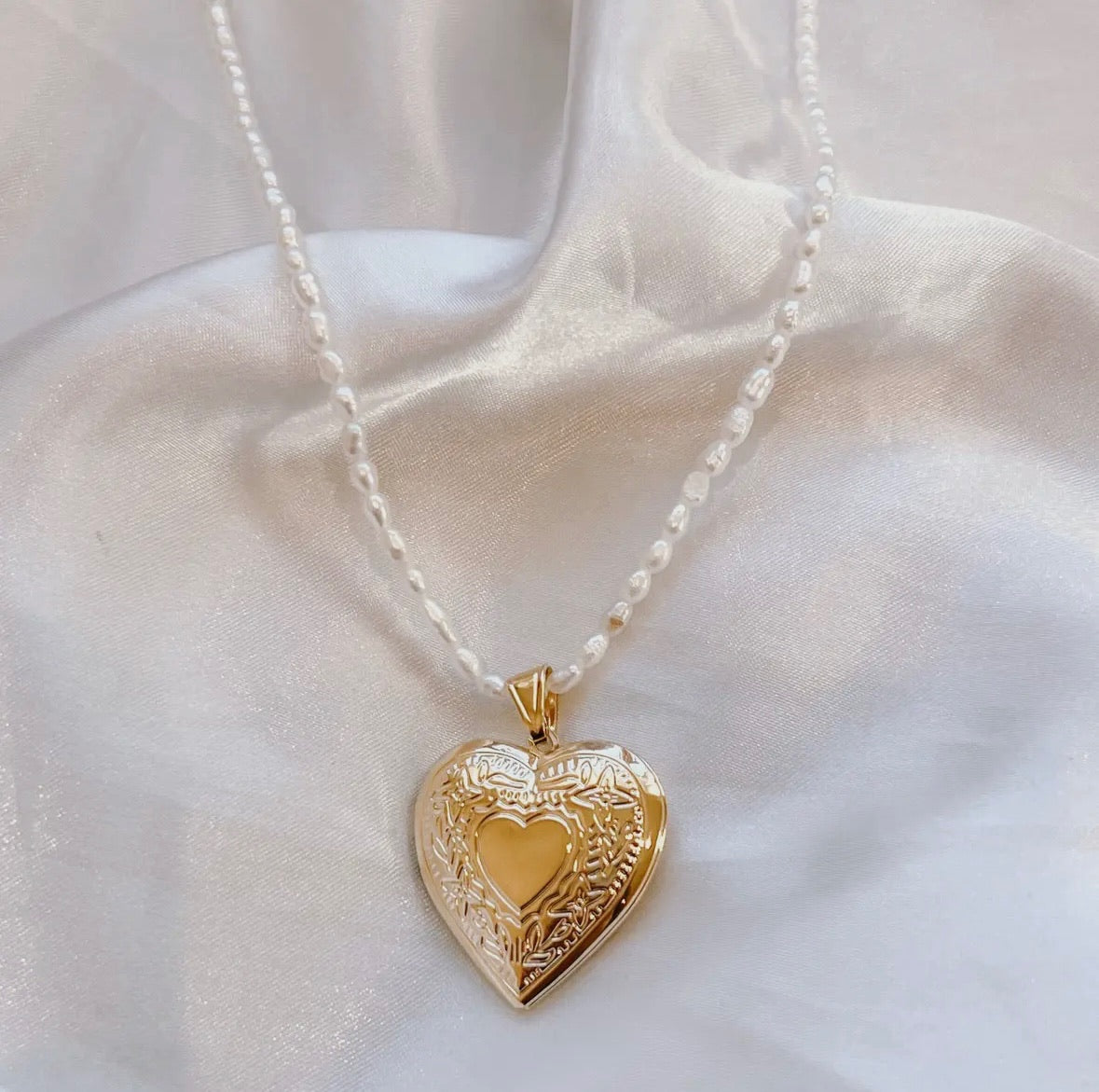 Big Heart locket: Pearls