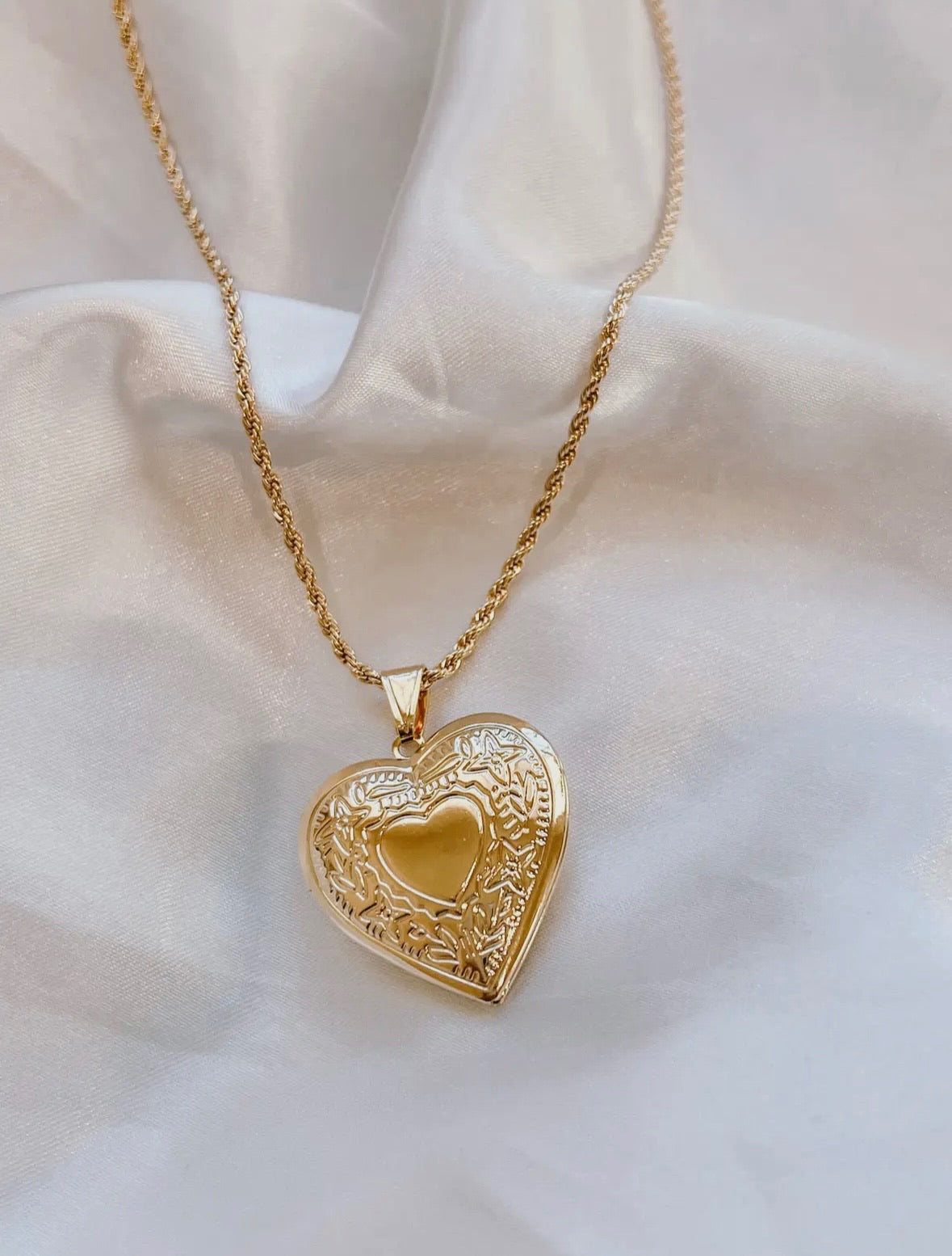 Big Heart locket: Rope 16”